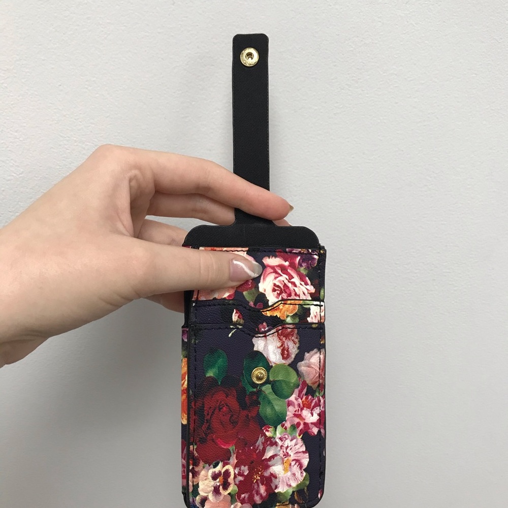 🦊 3 for $20 Floral Wristlet - Picture 3 of 4